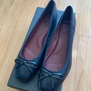 NWB Born Ono Hallada Ballet Flats Sz 8.5